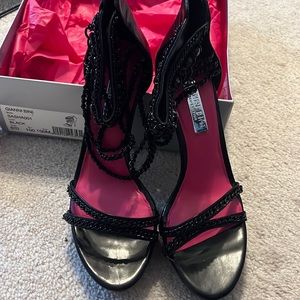 Gianni Bini Limited Edition black chain shoes!